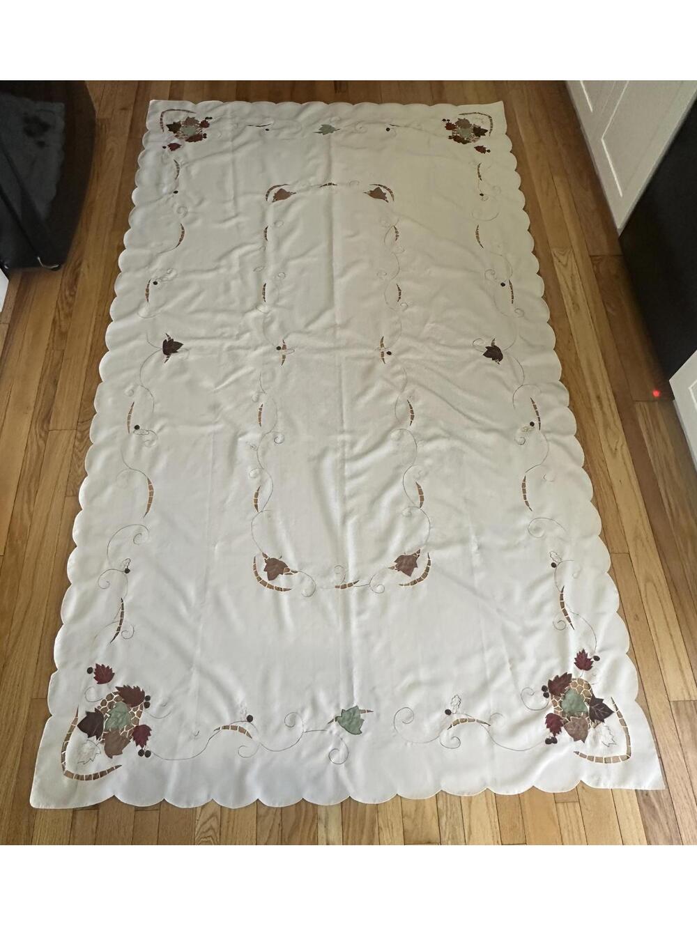 Vintage 100x58 Fall Leaf Appliqué Cutwork Tablecloth Harvest Decor